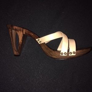 Size 10 Multi Foot Straps with Cutout Wooden Heel